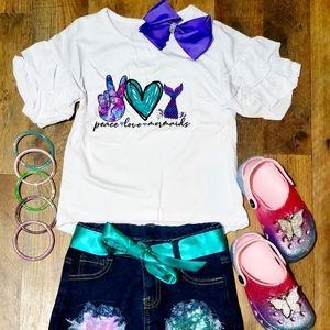 Girl peace, love, and mermaid 🧜‍♀️ outfit